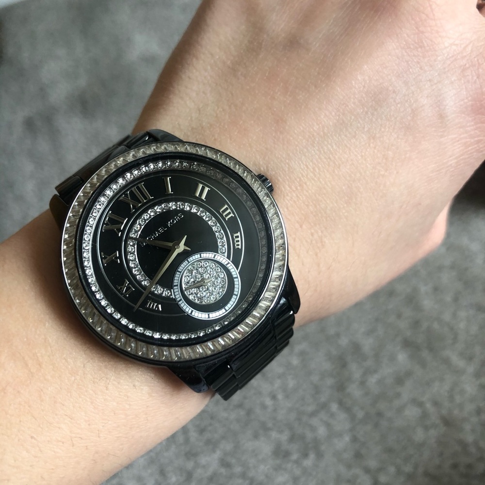 Michael Kors Watch - Picture 5 of 7